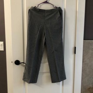 New, never worn size 10 petite dress pants.